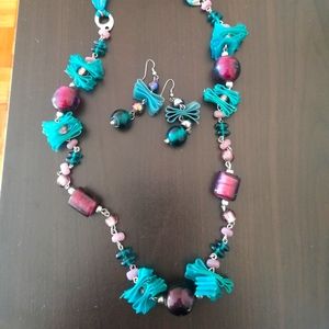 Necklace and earrings set with glass beads and organza💎
